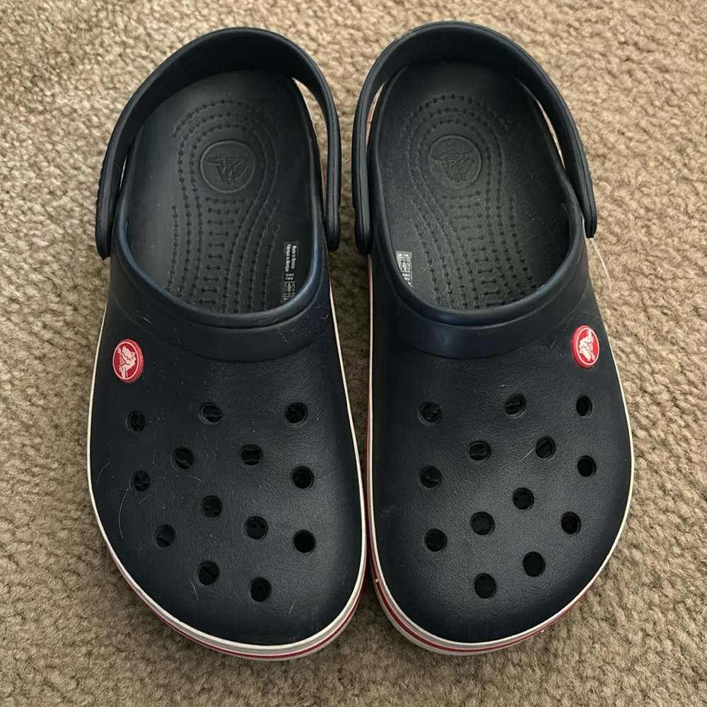 crocs